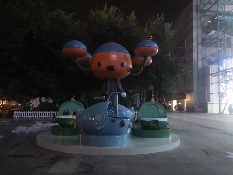 萬(wàn)達海底小縱隊卡通雕塑