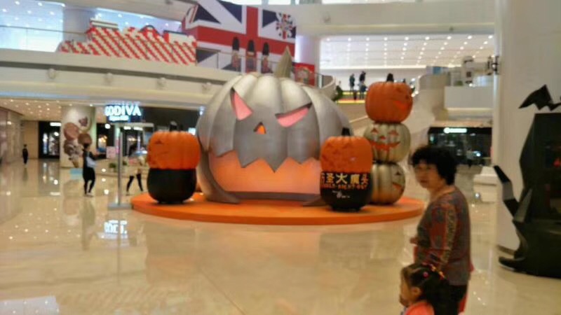 恒隆集團萬(wàn)圣節雕塑