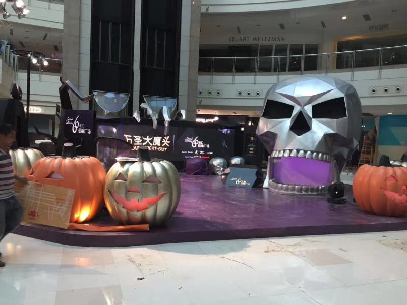 恒隆集團萬(wàn)圣節雕塑