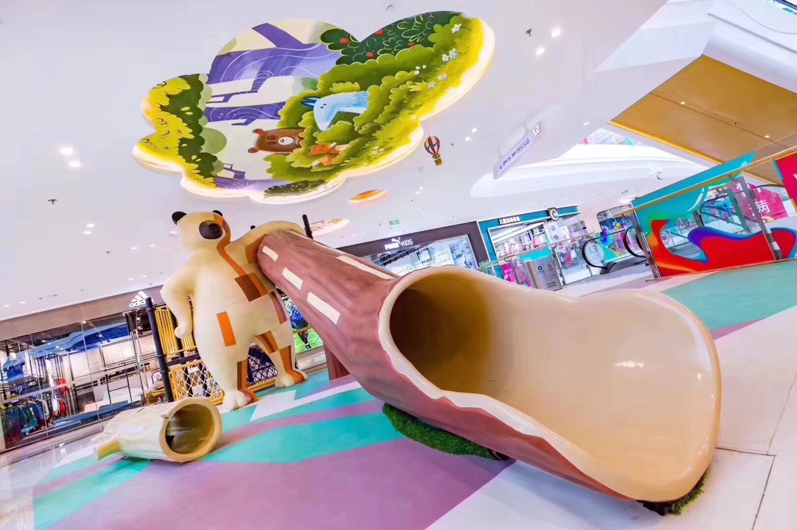 創(chuàng  )意大熊滑梯雕塑