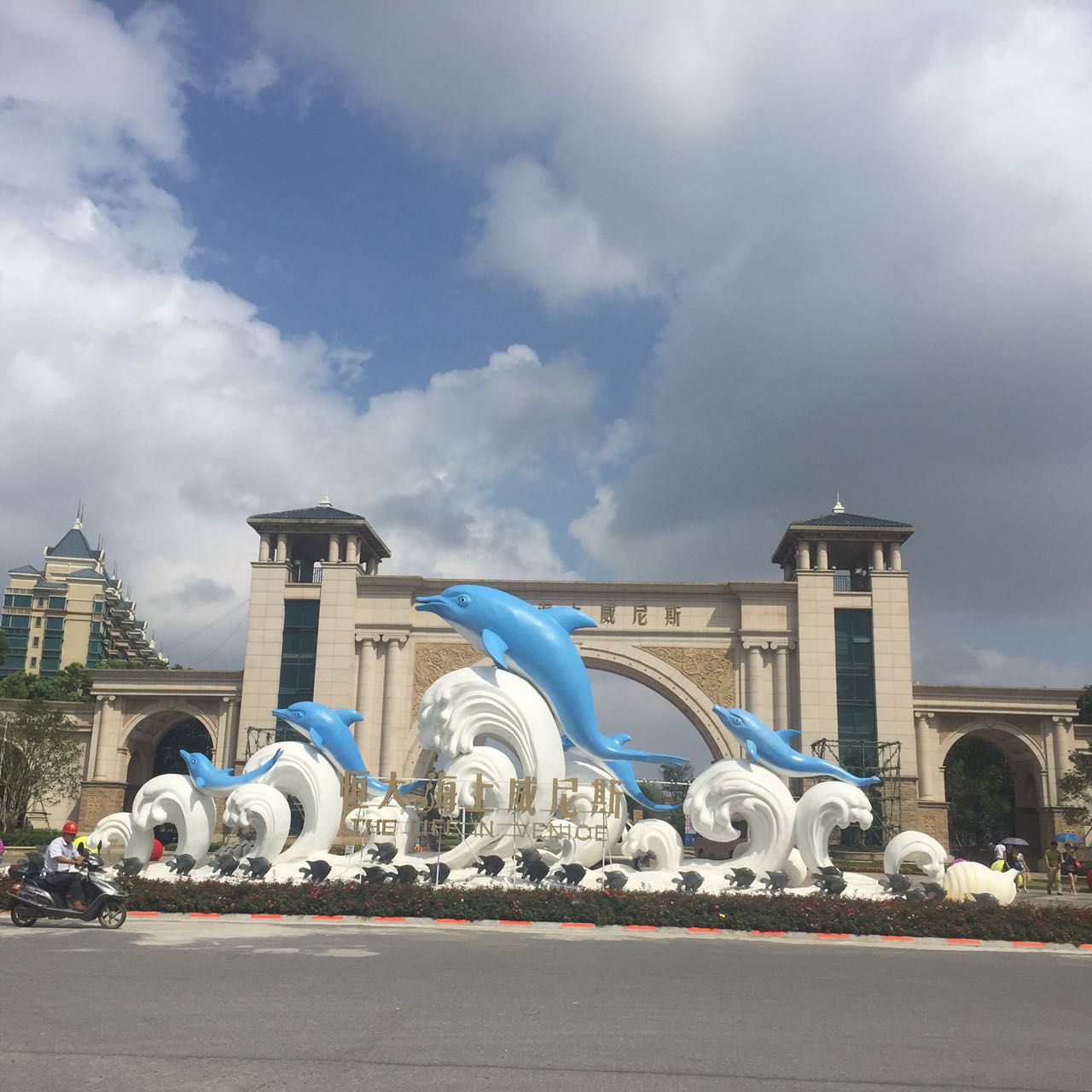 玻璃鋼雕塑的分類(lèi)有哪些?有什么優(yōu)點(diǎn)? 玻璃鋼雕塑的分類(lèi)有哪些?有什么優(yōu)點(diǎn)?