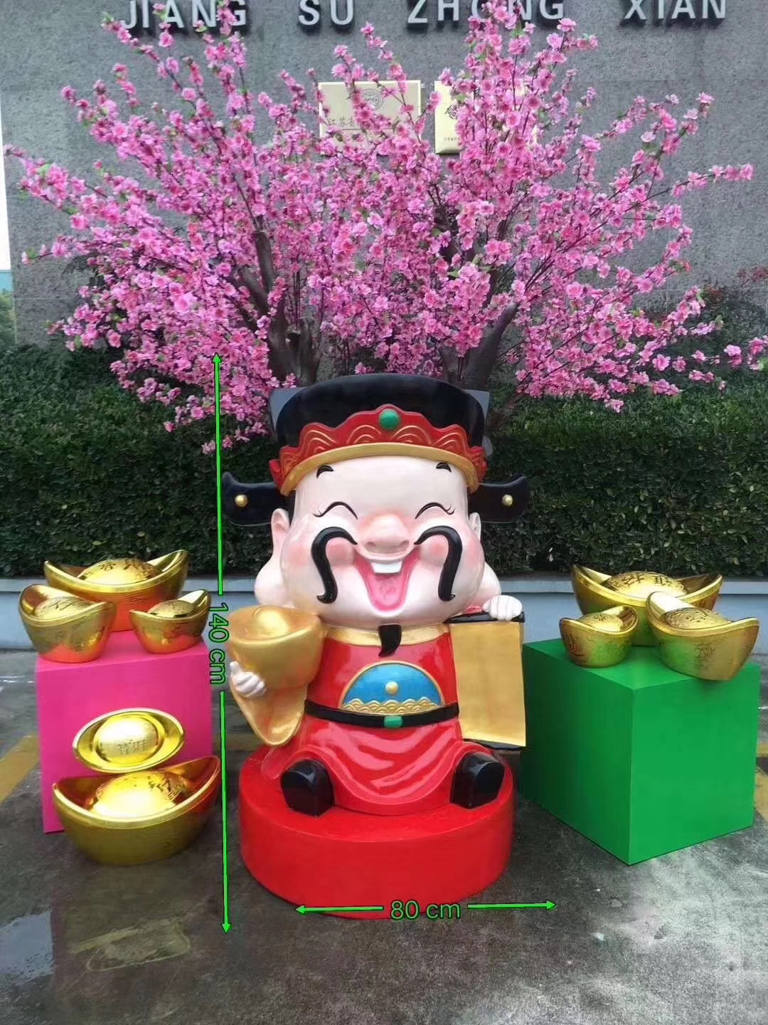 不銹鋼雕塑和玻璃鋼雕塑材質(zhì)有什么區別？