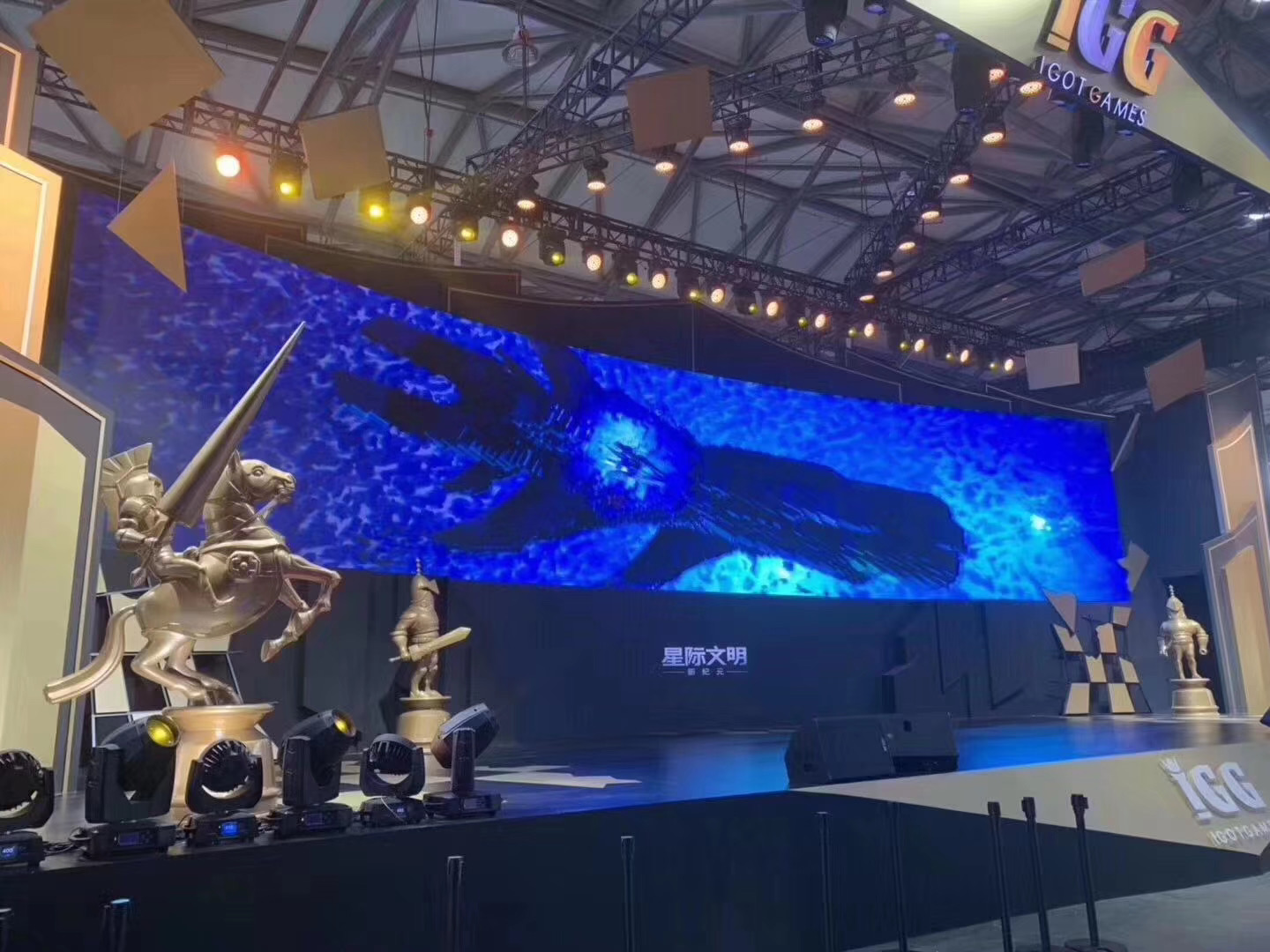 玻璃鋼雕塑會(huì )很貴嗎？?jì)r(jià)格定位是怎么樣的？