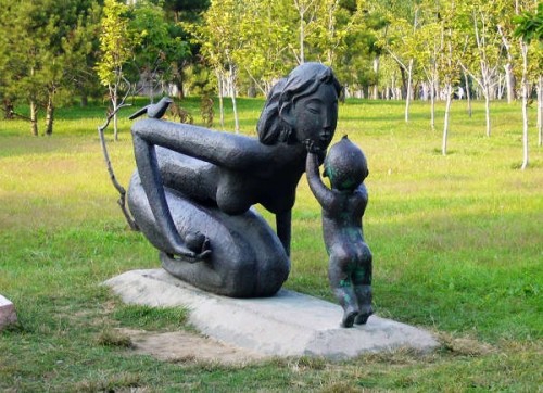 玻璃鋼雕塑的發(fā)展優(yōu)勢 玻璃鋼雕塑的發(fā)展優(yōu)勢